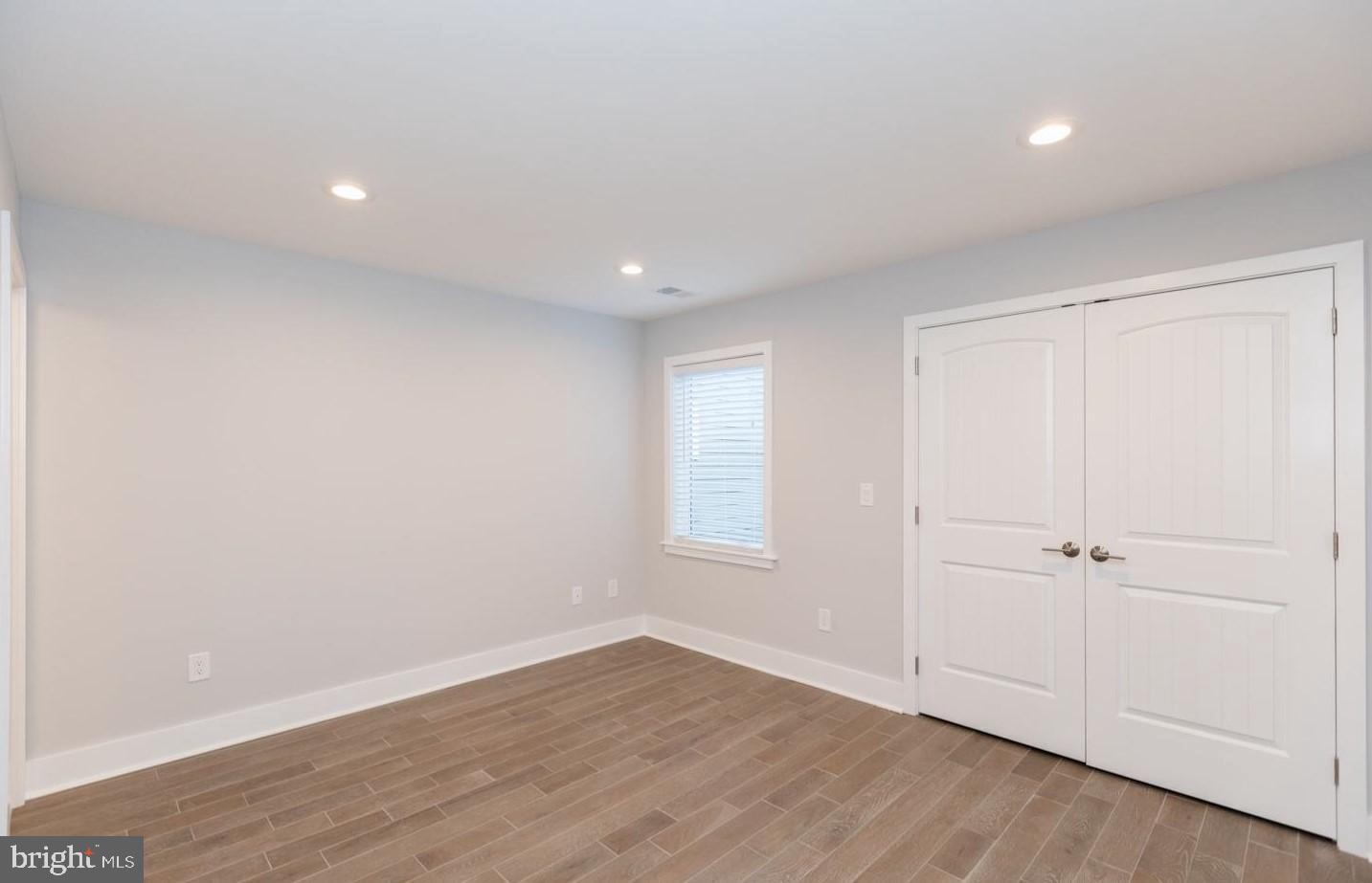 2564 Frankford AVENUE Unit: 3R