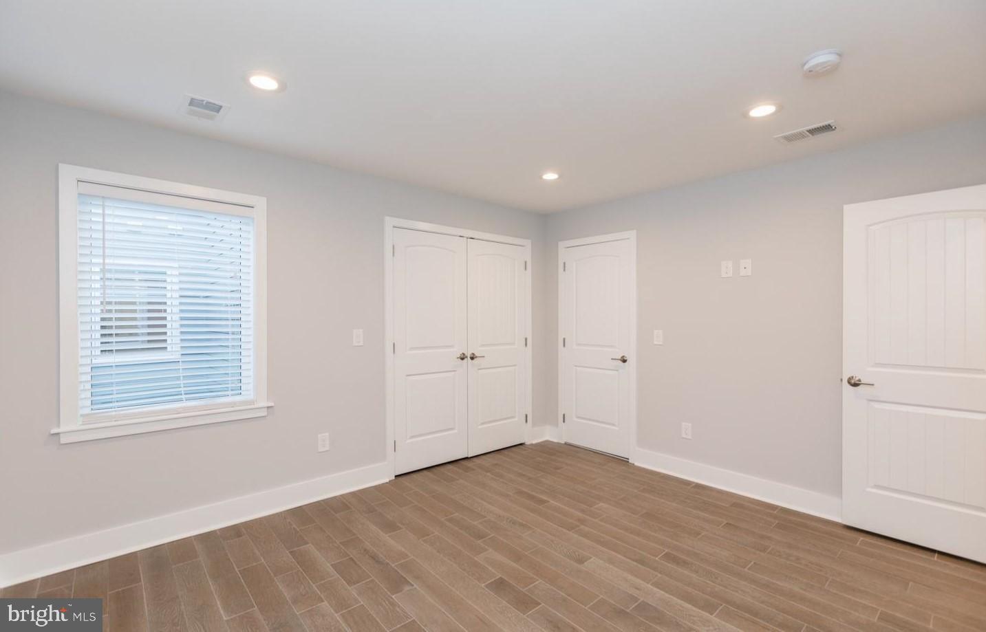2564 Frankford AVENUE Unit: 3R