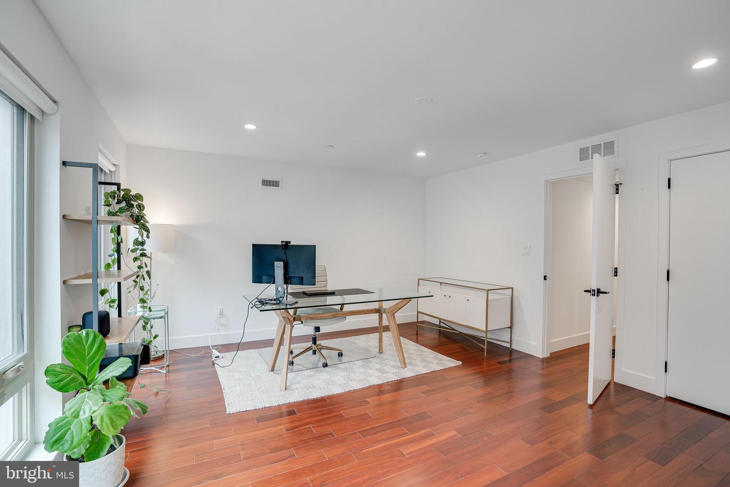 1303 S WOODSTOCK STREET