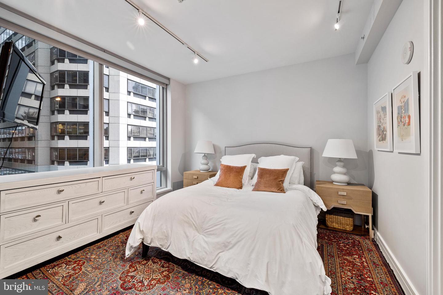 1414 S PENN SQUARE Unit: 17G