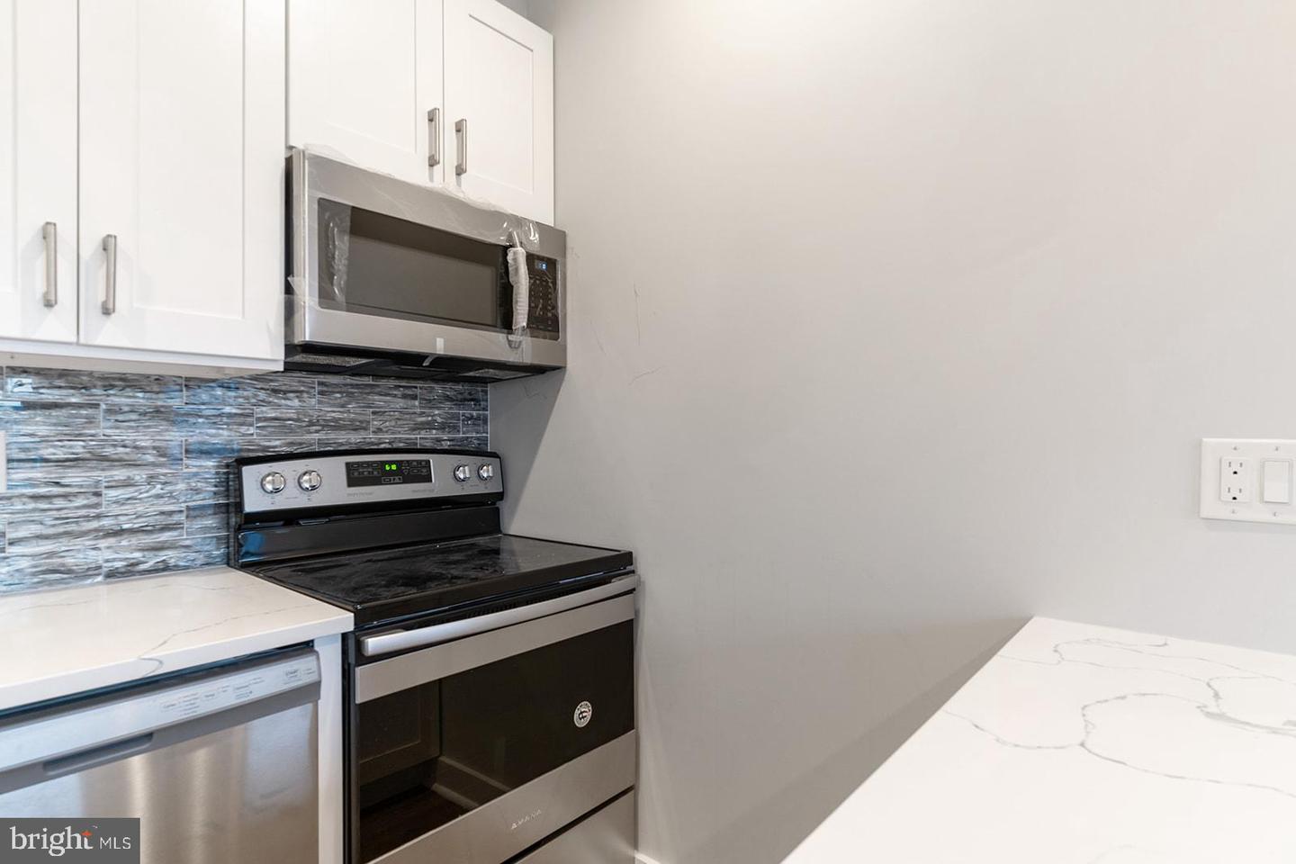 2101 E Huntingdon STREET Unit: 4