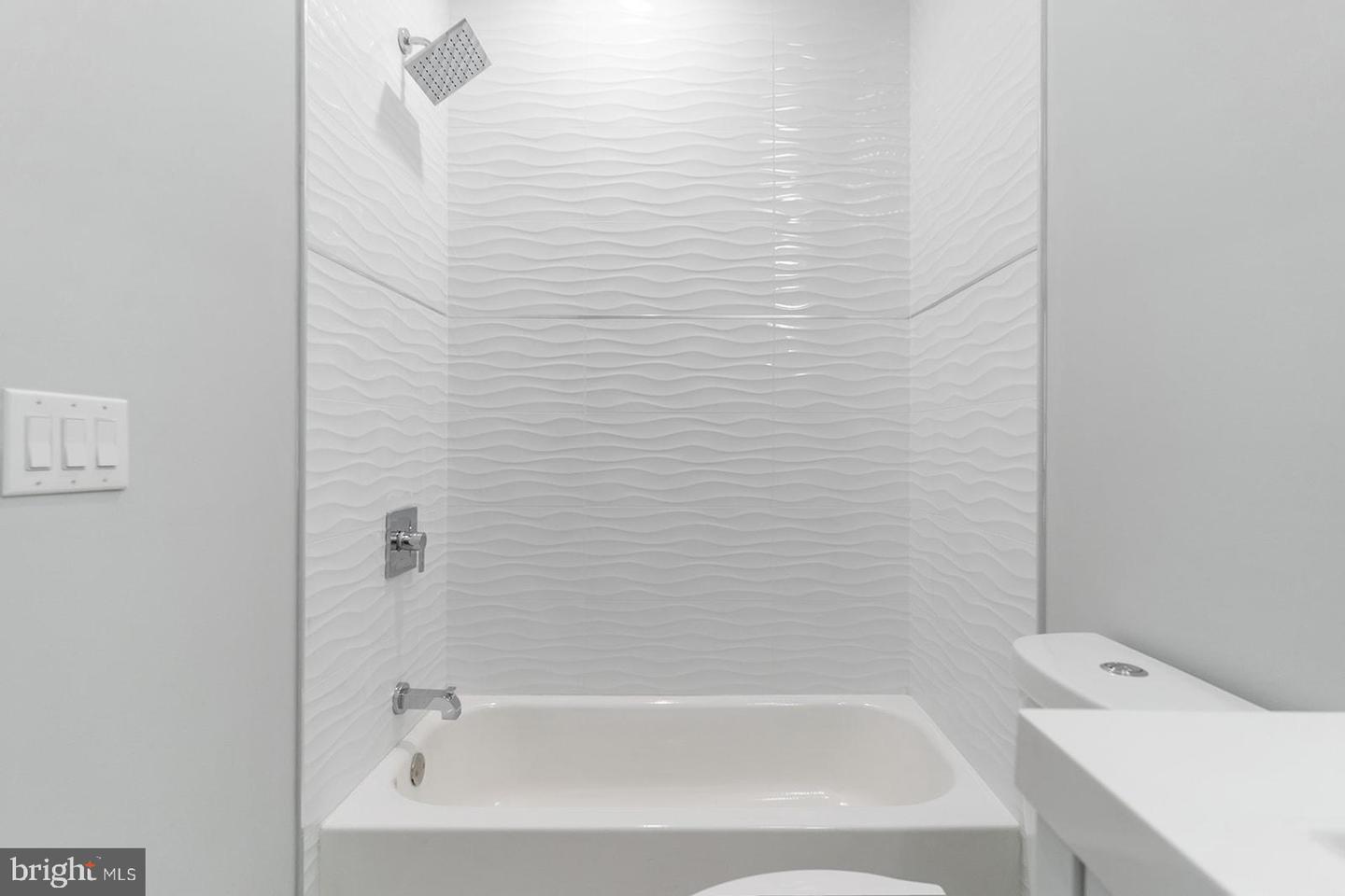 2101 E Huntingdon STREET Unit: 4