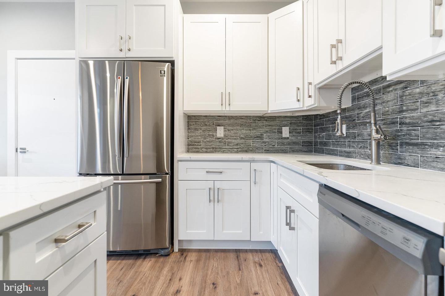 2101 E Huntingdon STREET Unit: 4
