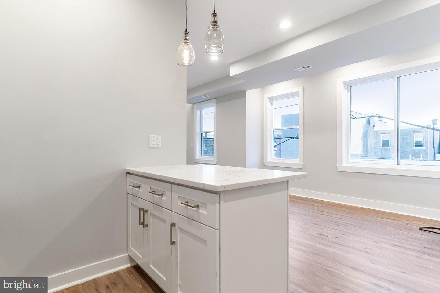 2101 E Huntingdon STREET Unit: 4