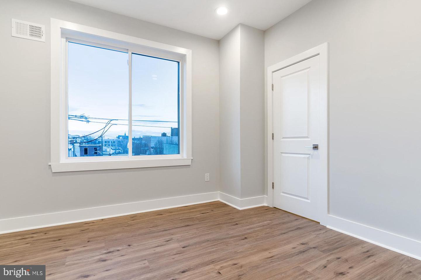 2101 E Huntingdon STREET Unit: 4