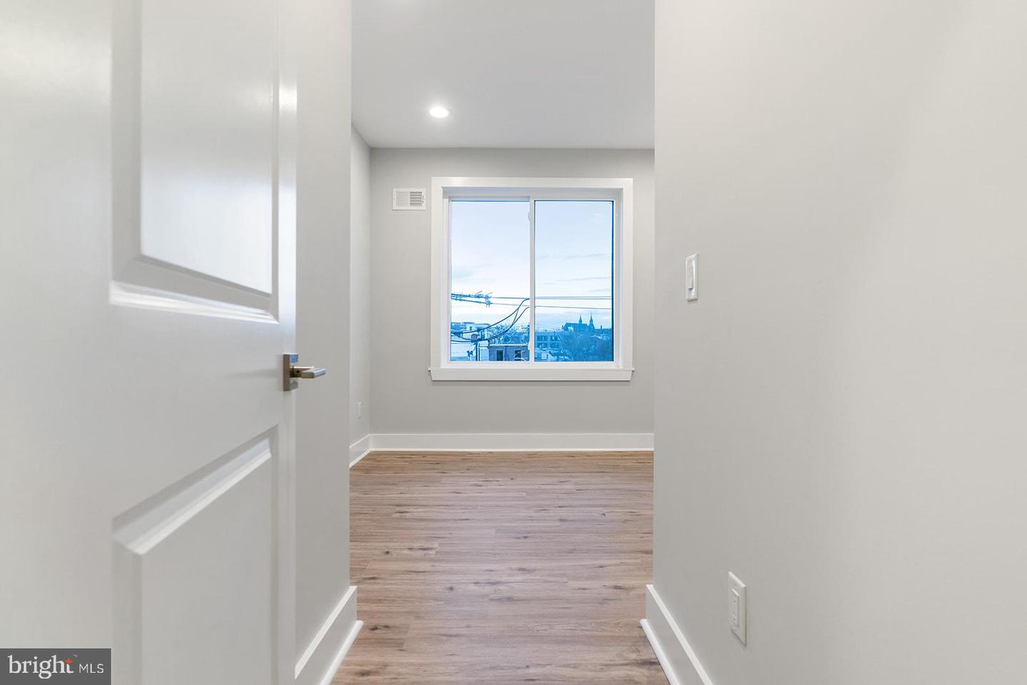 2101 E Huntingdon STREET Unit: 4