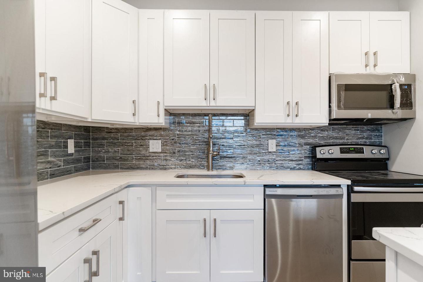 2101 E Huntingdon STREET Unit: 4