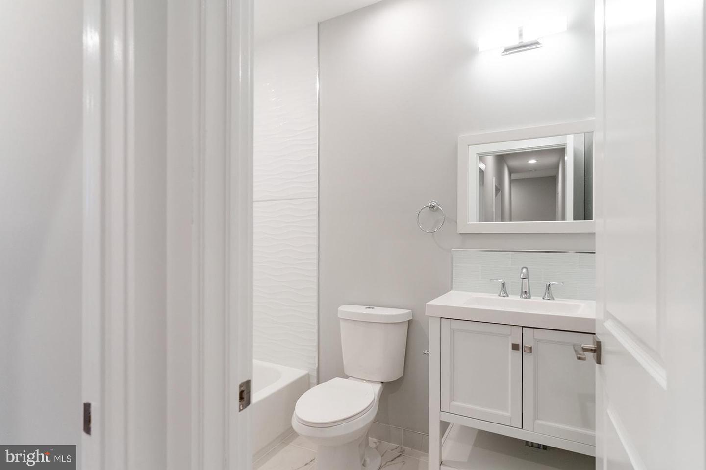 2101 E Huntingdon STREET Unit: 4