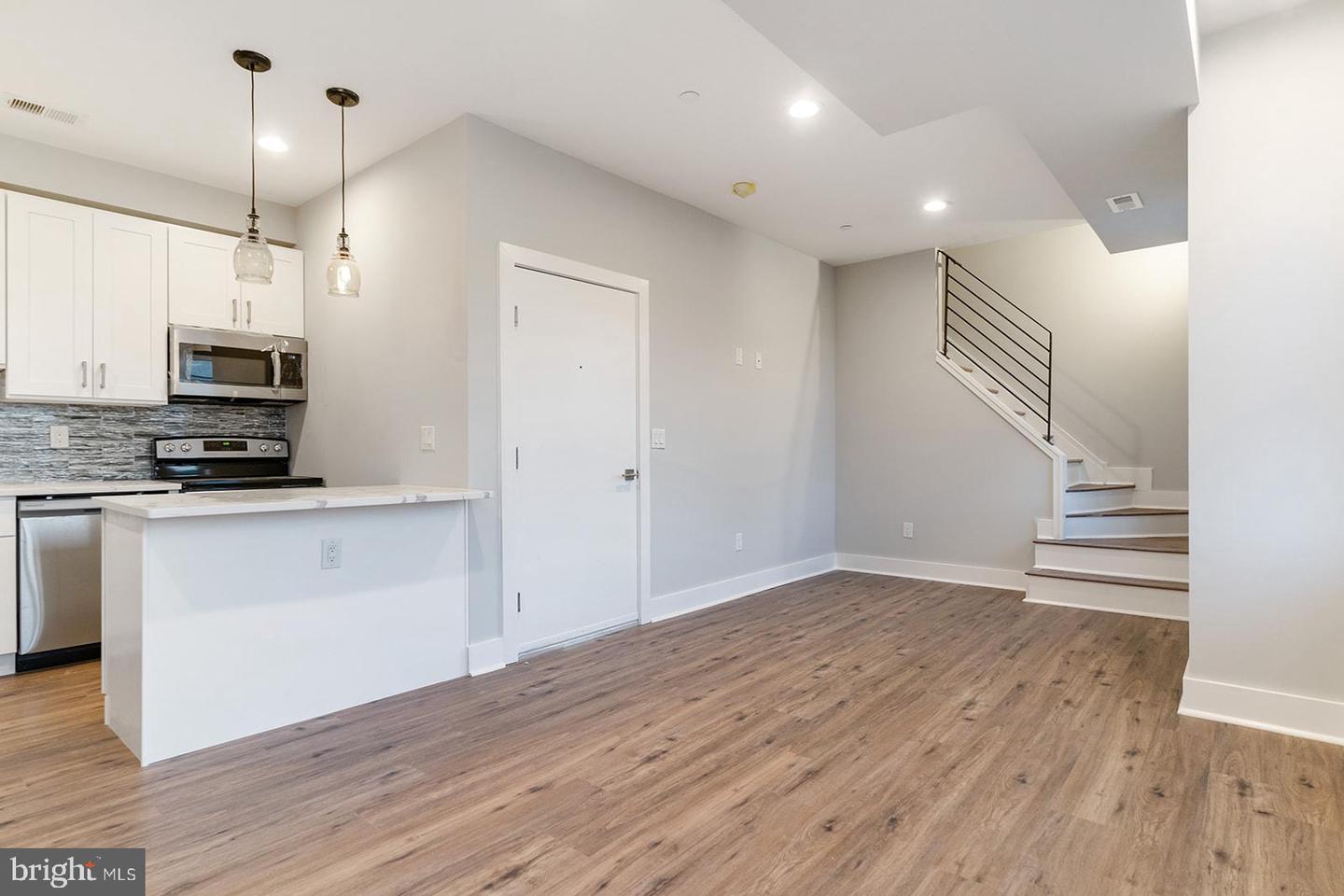 2101 E Huntingdon STREET Unit: 4