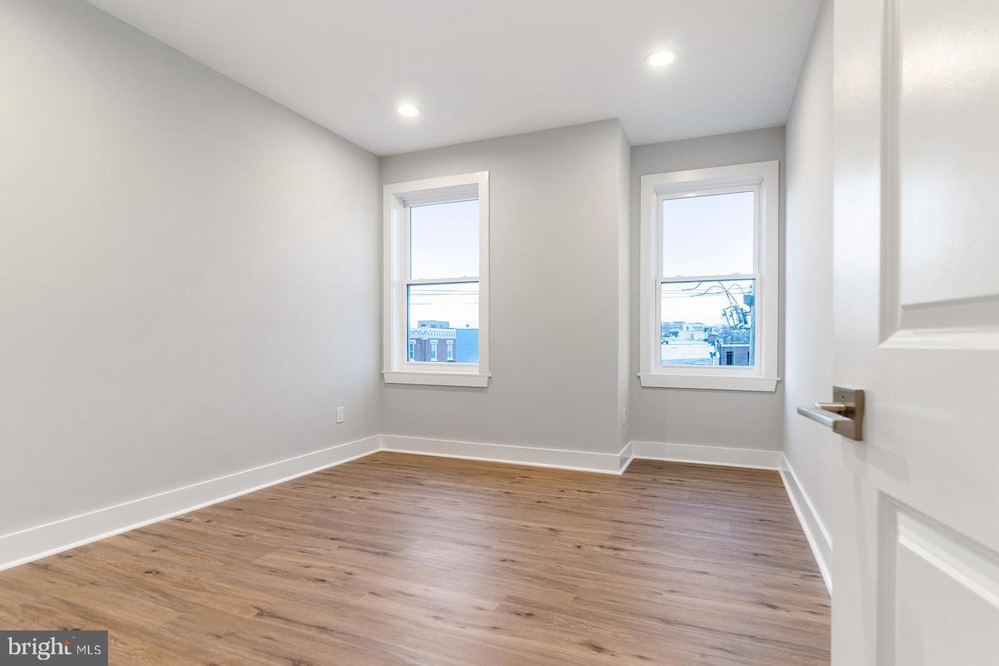 2101 E Huntingdon STREET Unit: 4