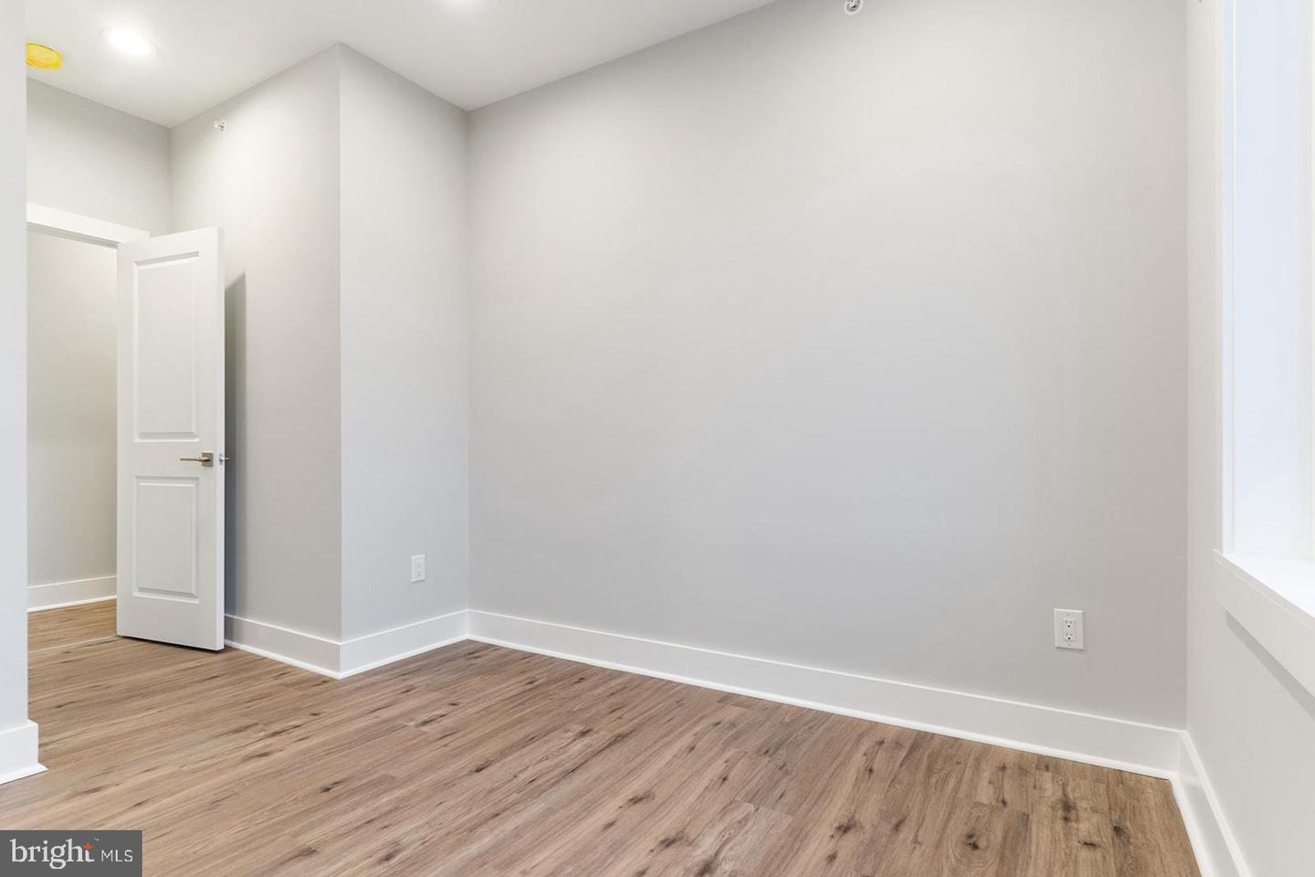 2101 E Huntingdon STREET Unit: 4