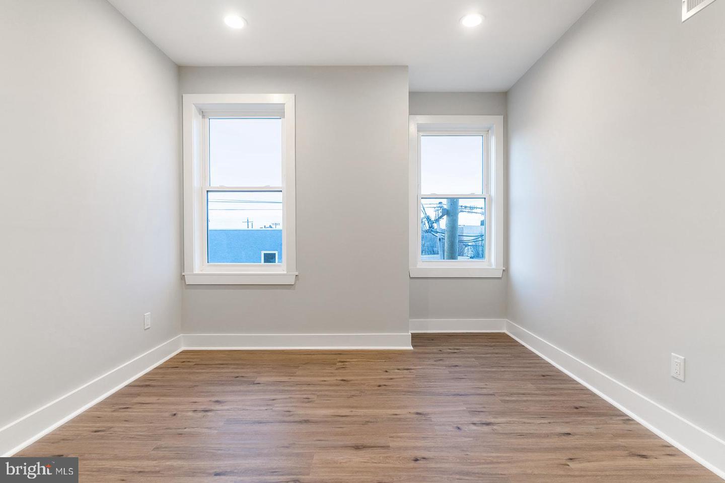 2101 E Huntingdon STREET Unit: 4