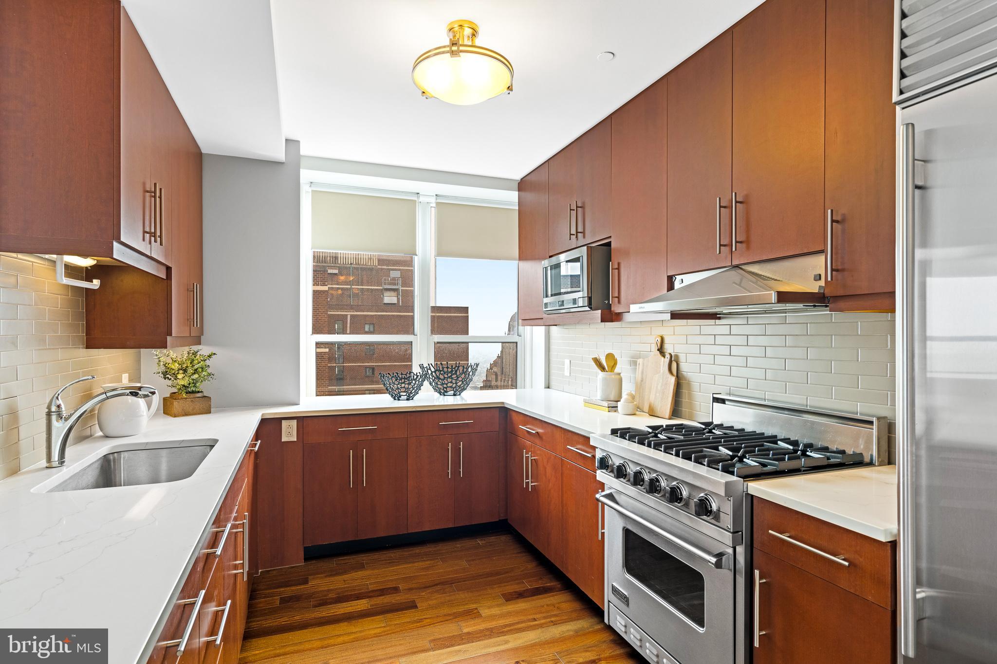 1425 LOCUST STREET Unit: PH31