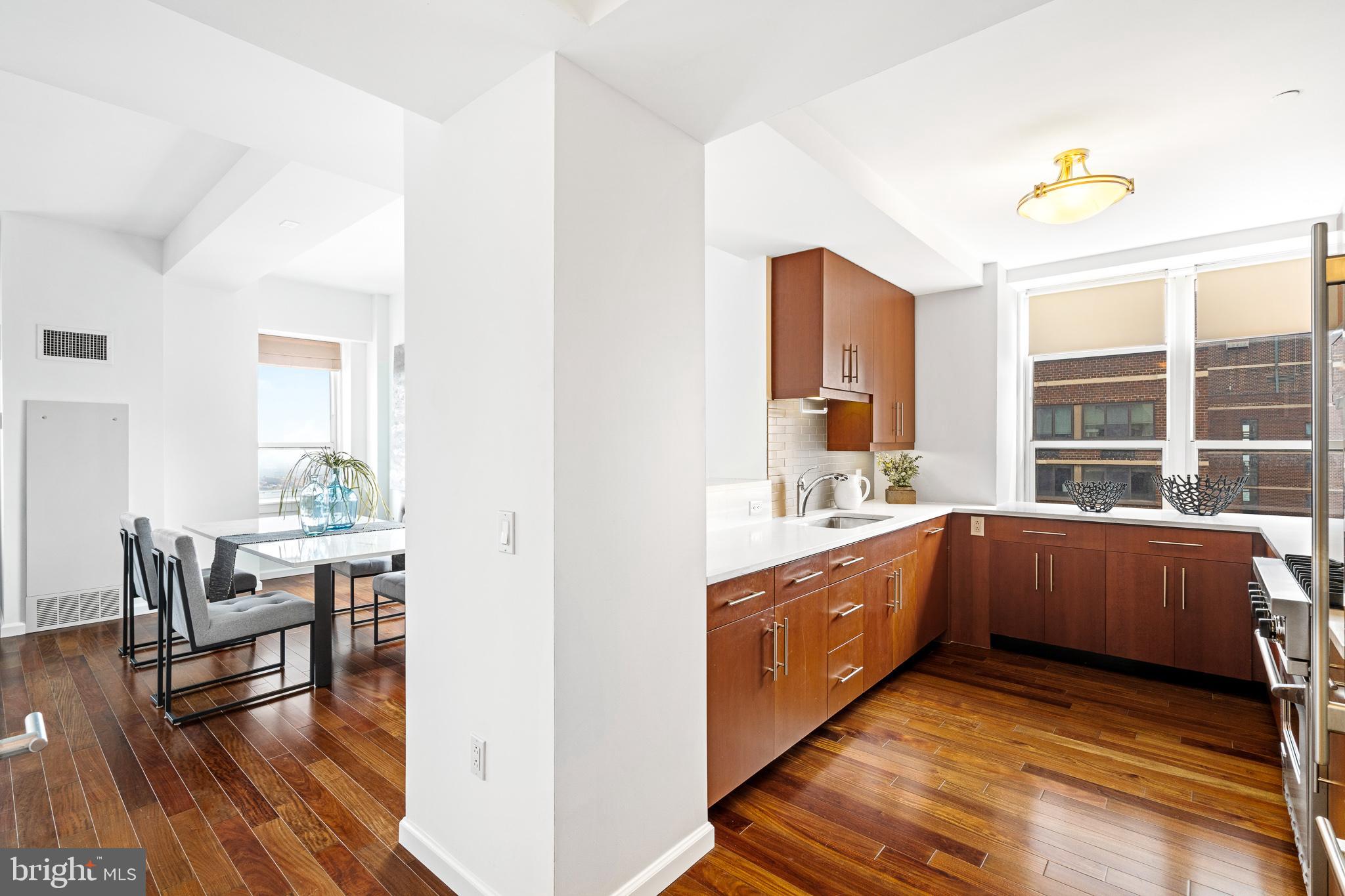 1425 LOCUST STREET Unit: PH31