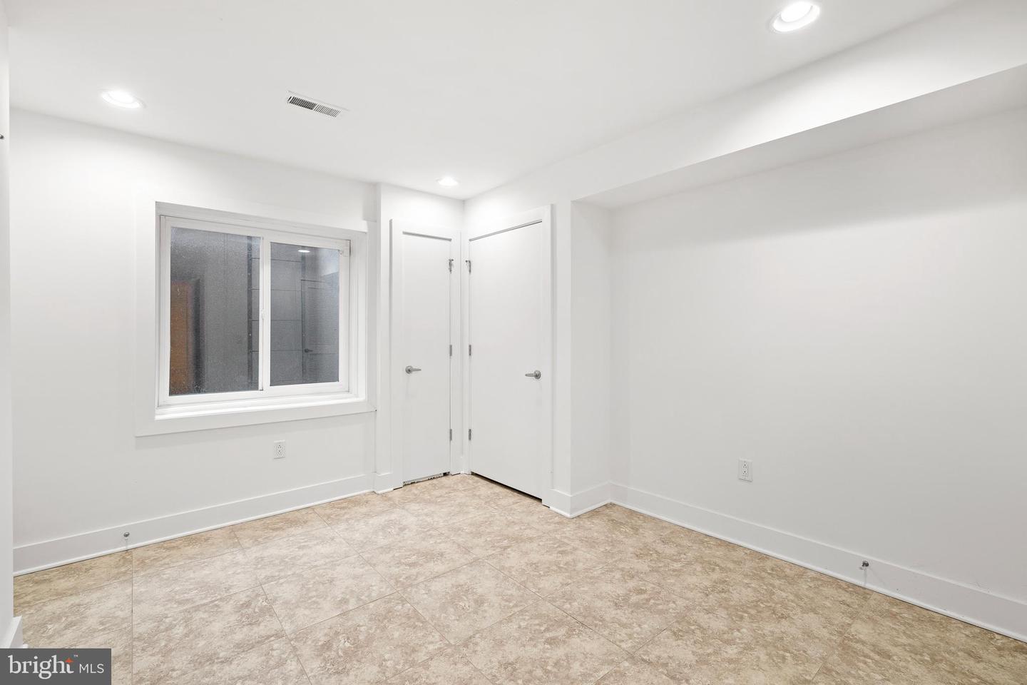 740 S COLUMBUS BOULEVARD Unit: 61