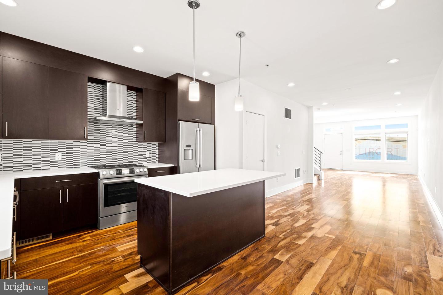 740 S COLUMBUS BOULEVARD Unit: 61