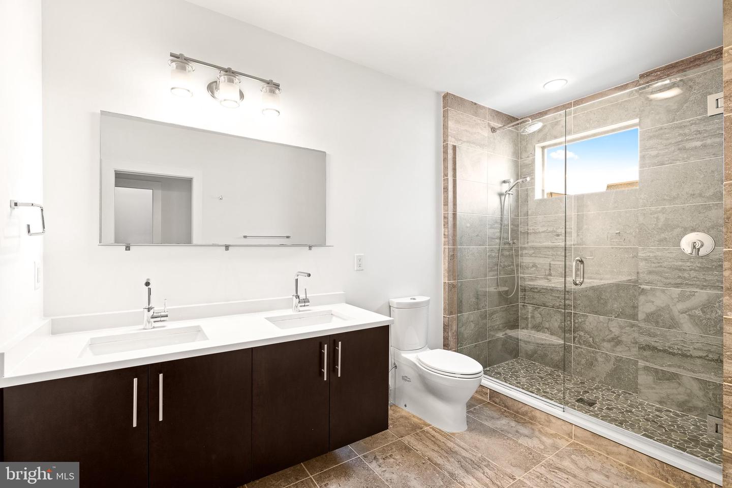 740 S COLUMBUS BOULEVARD Unit: 61