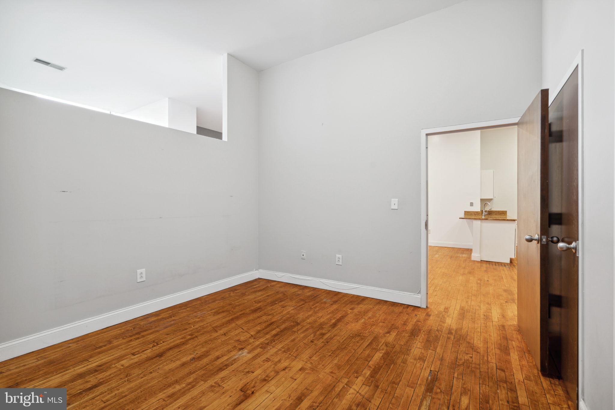 315 ARCH STREET Unit: 206