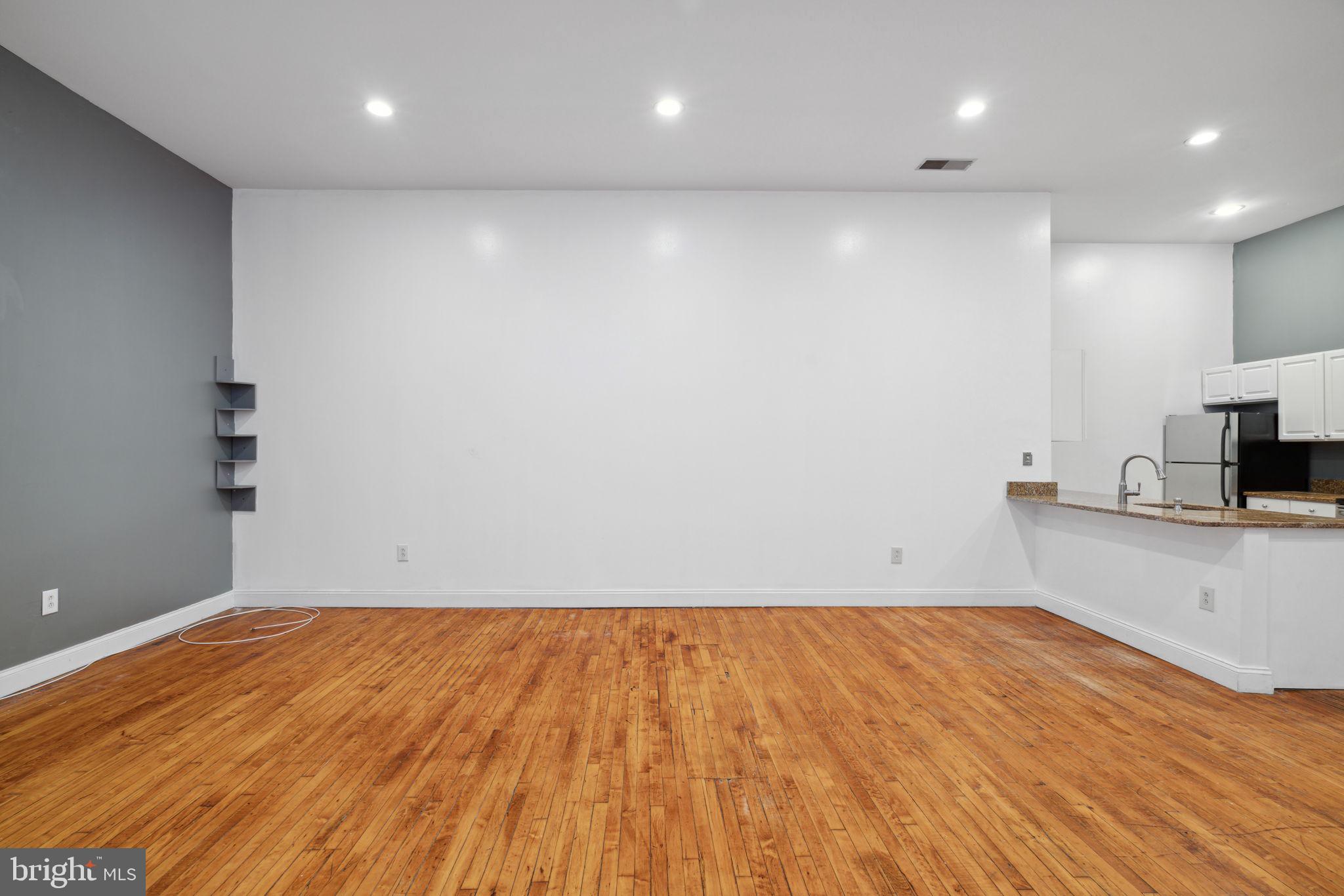 315 ARCH STREET Unit: 206