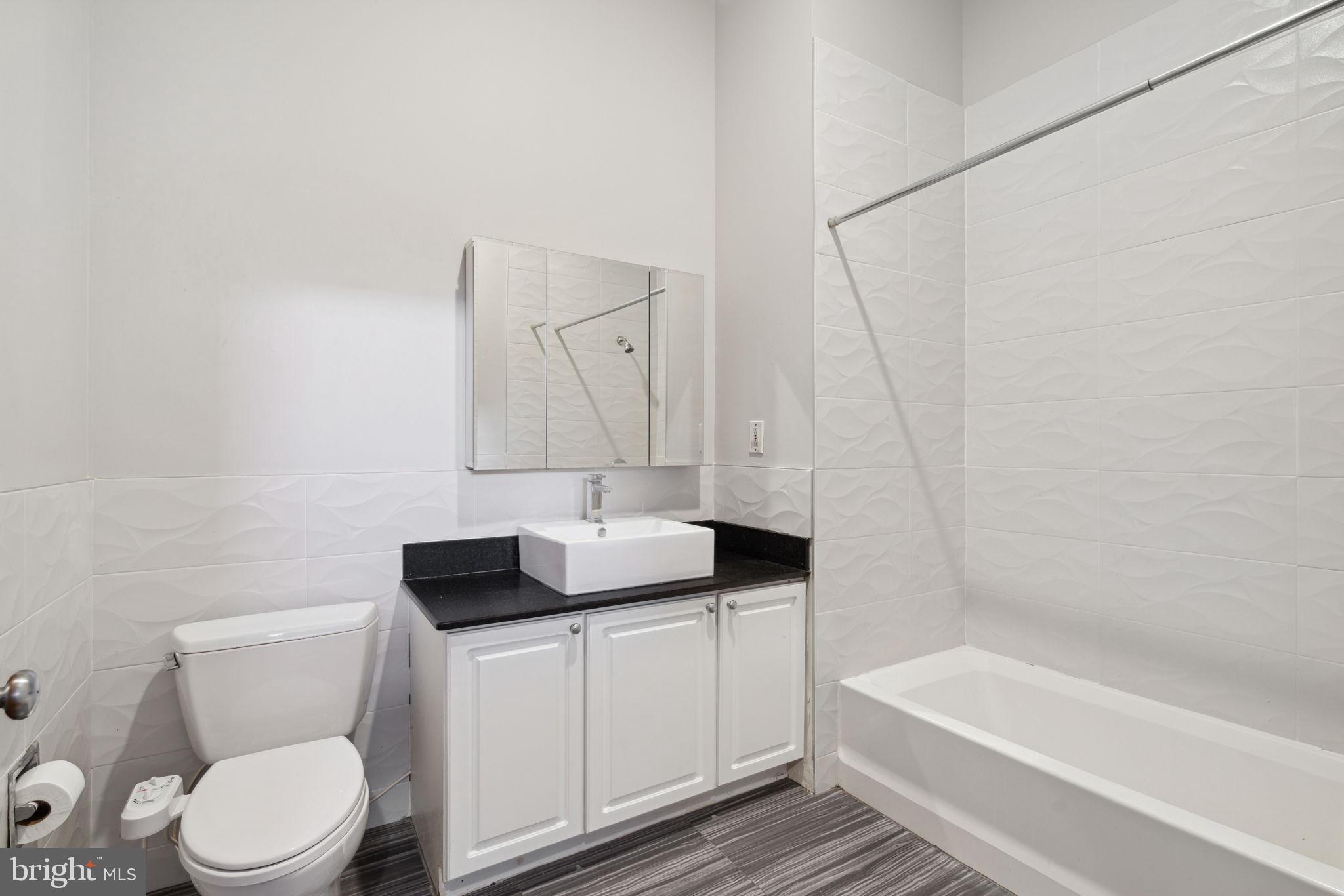 315 ARCH STREET Unit: 206