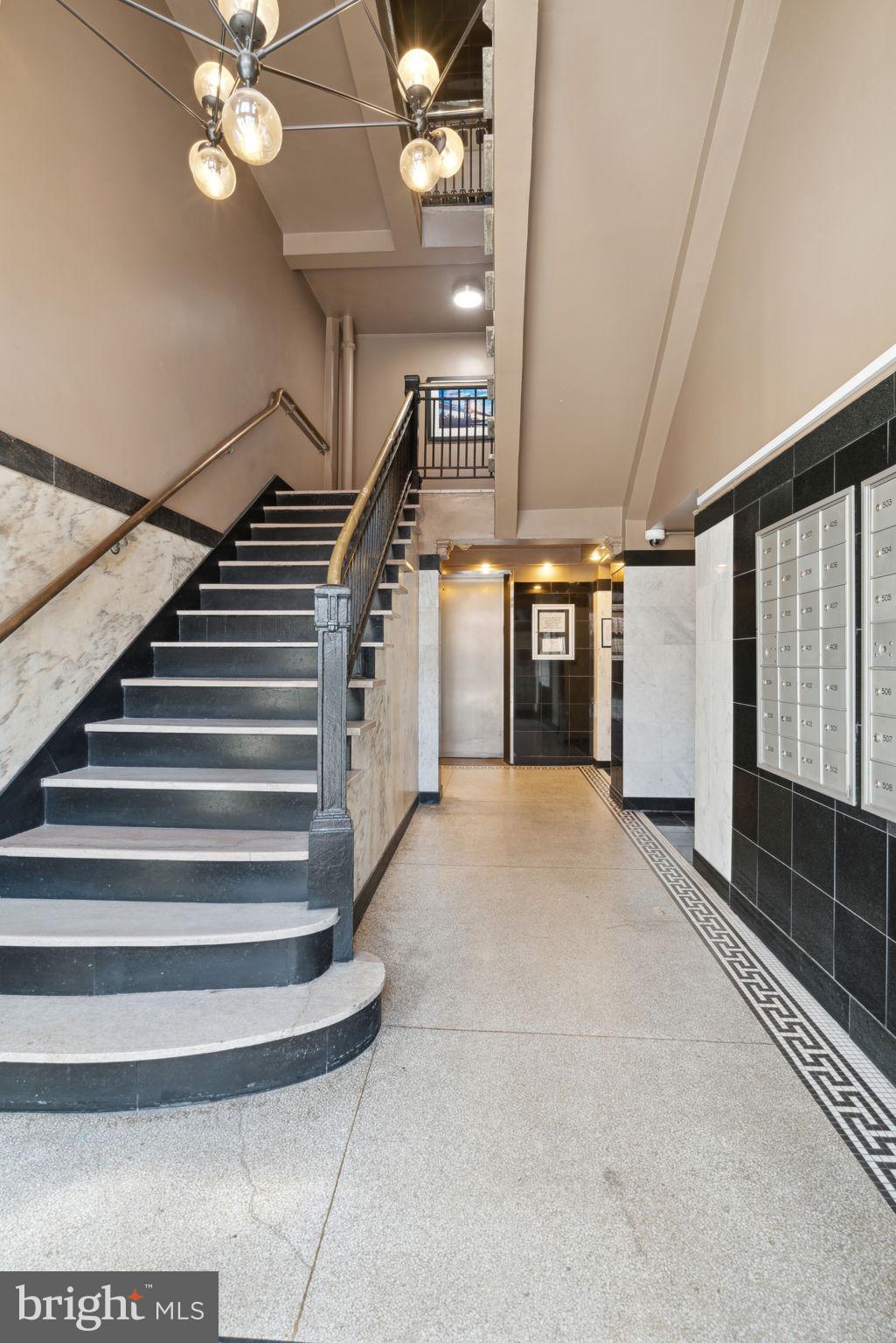 315 ARCH STREET Unit: 206