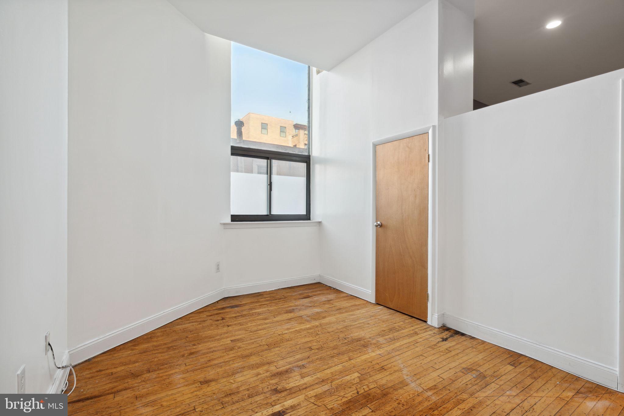 315 ARCH STREET Unit: 206
