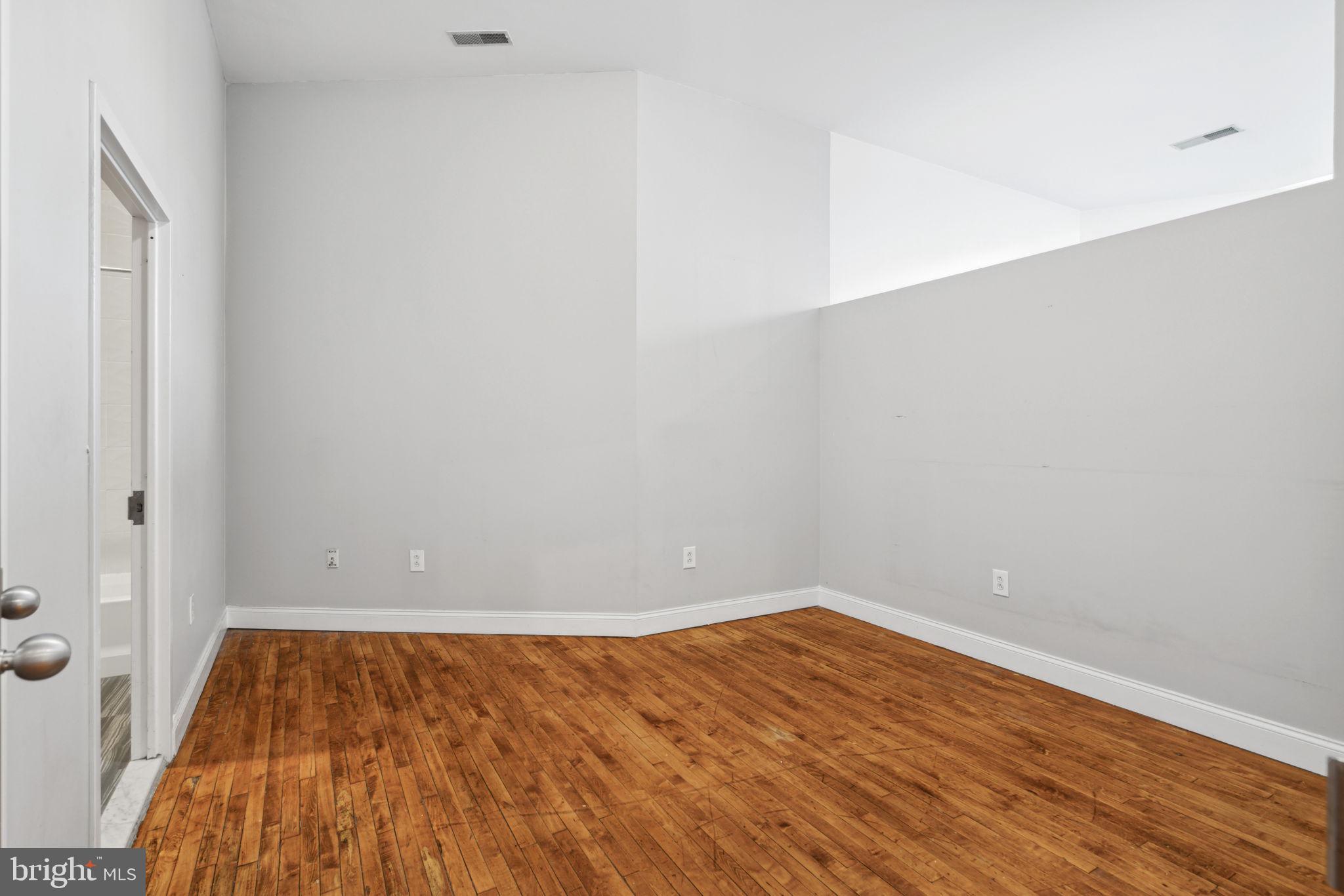 315 ARCH STREET Unit: 206