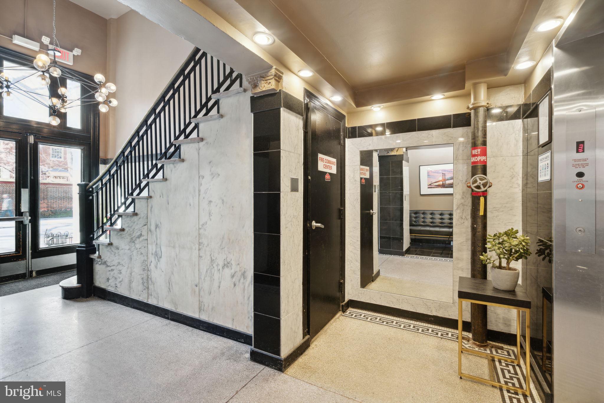 315 ARCH STREET Unit: 206