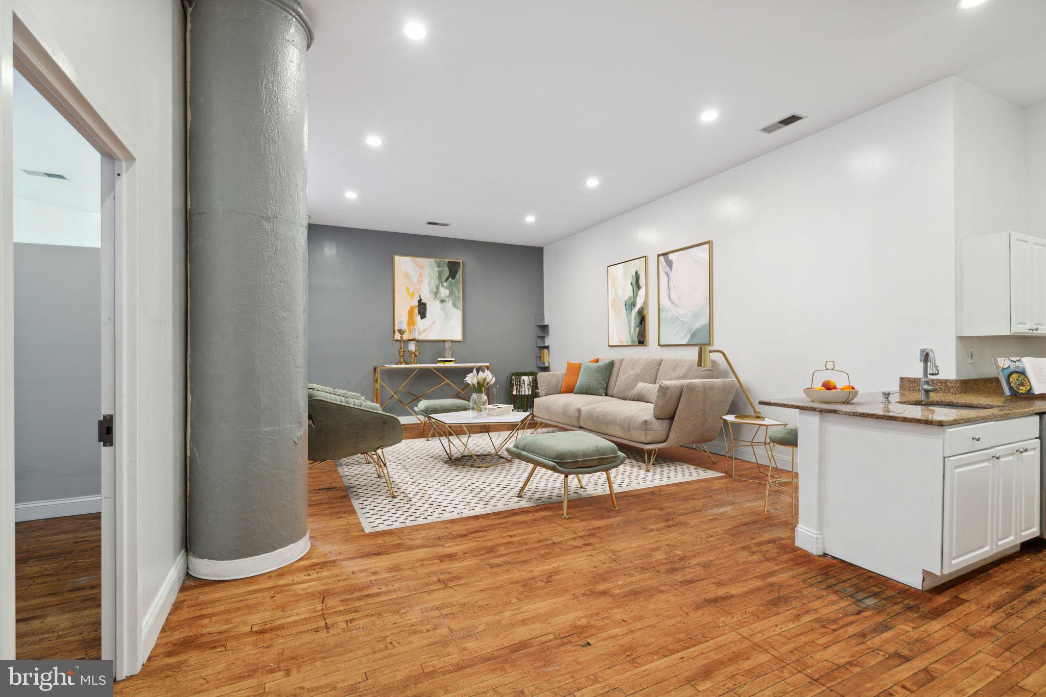 315 ARCH STREET Unit: 206