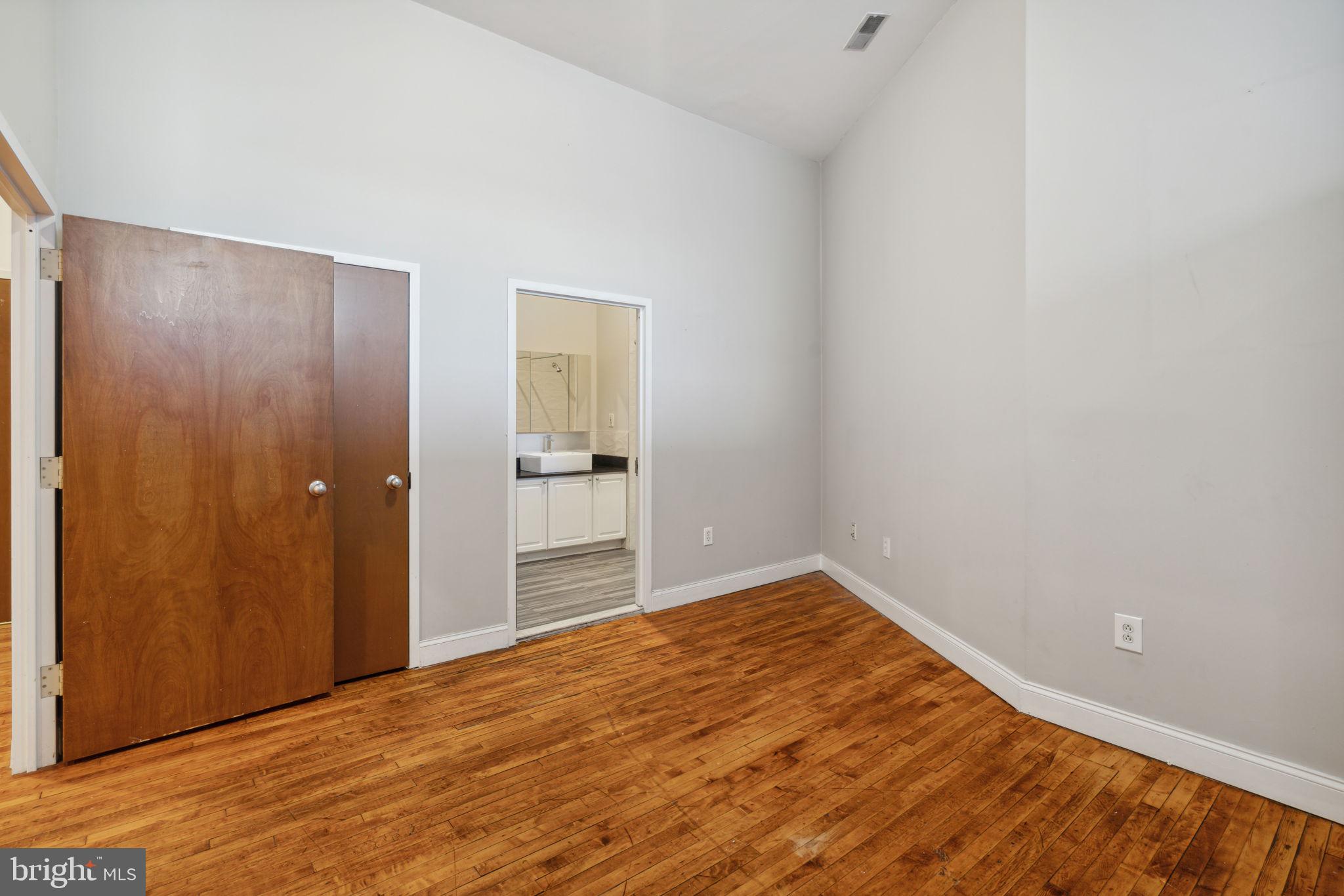 315 ARCH STREET Unit: 206