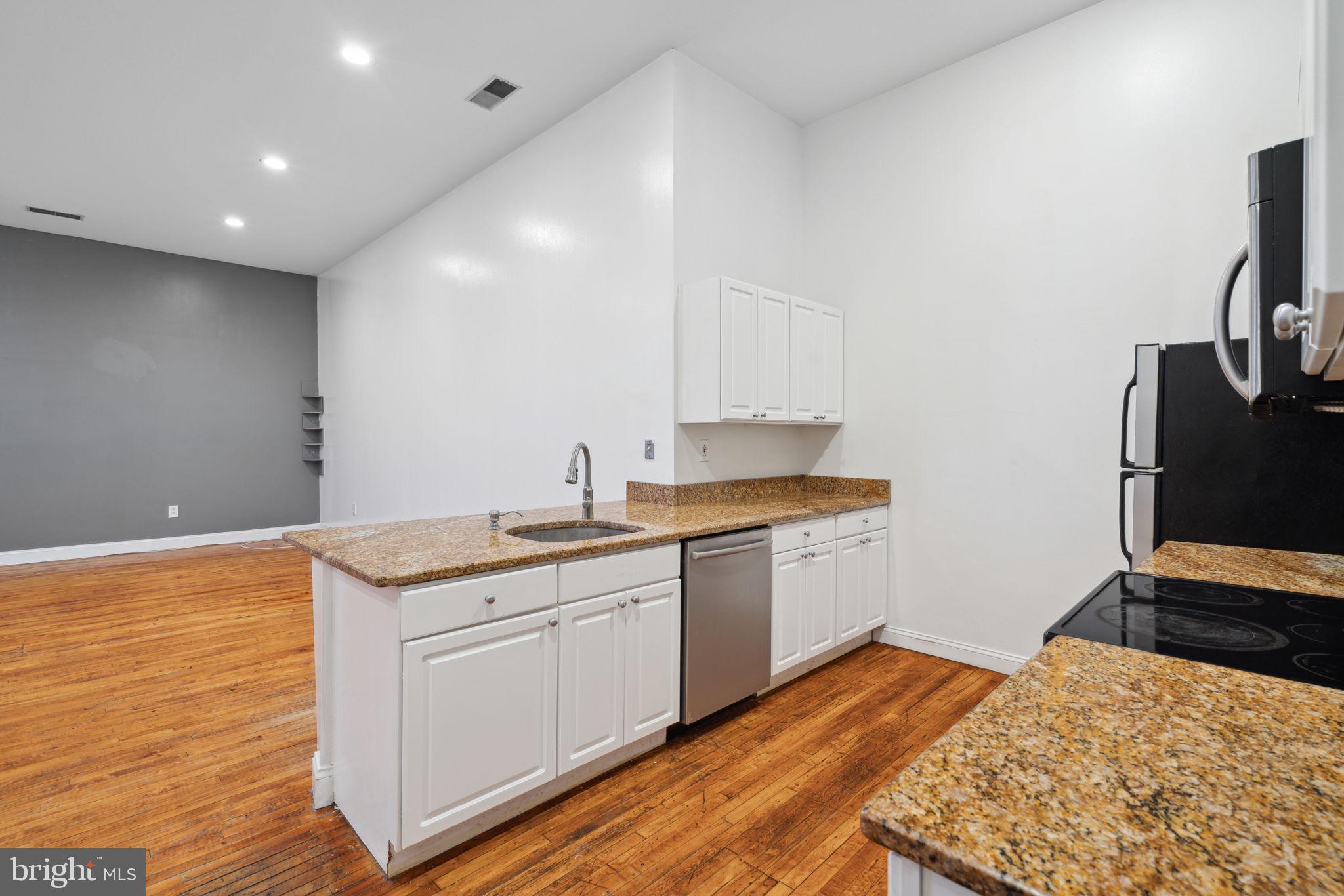 315 ARCH STREET Unit: 206