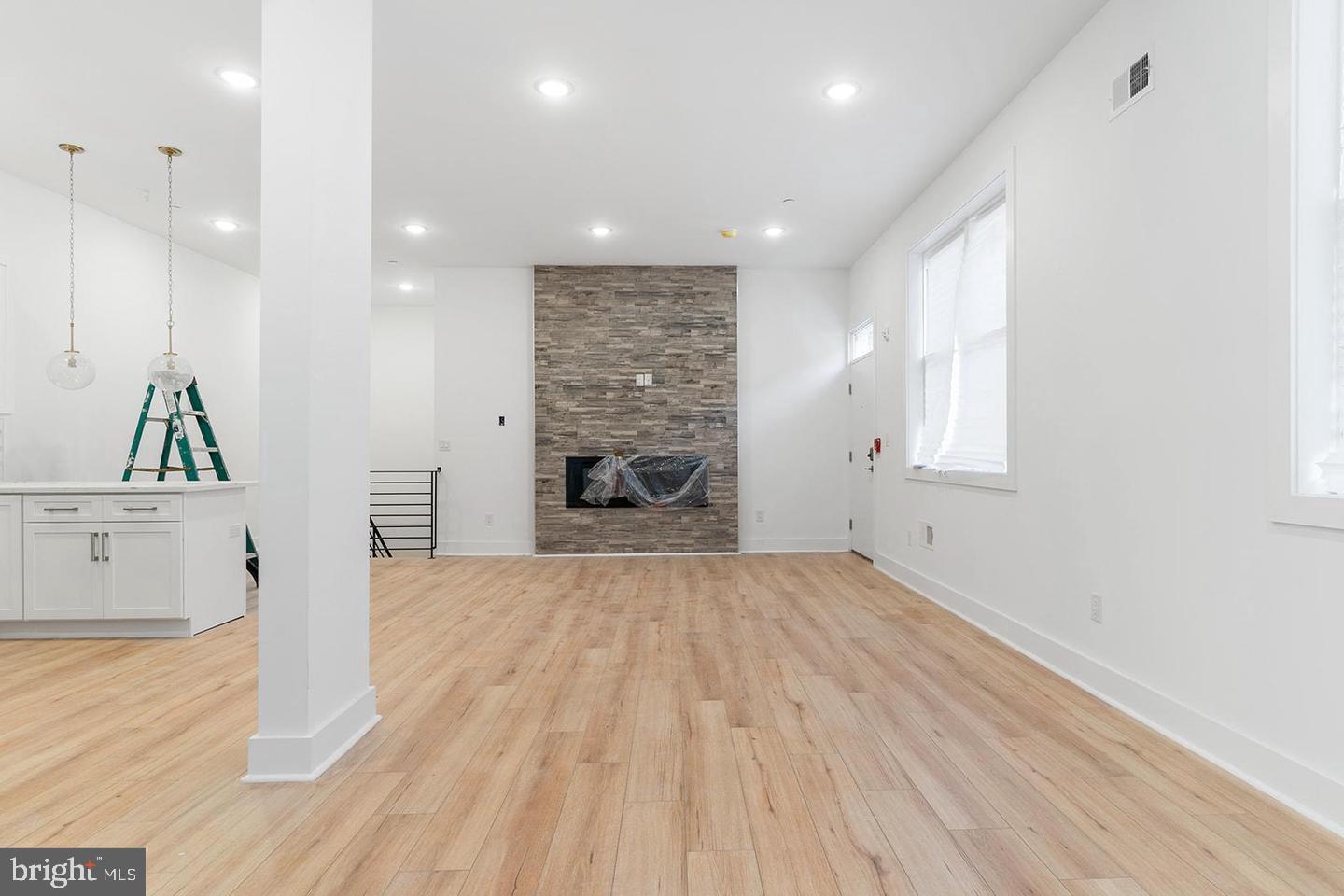 2100 N Hancock STREET Unit: 2