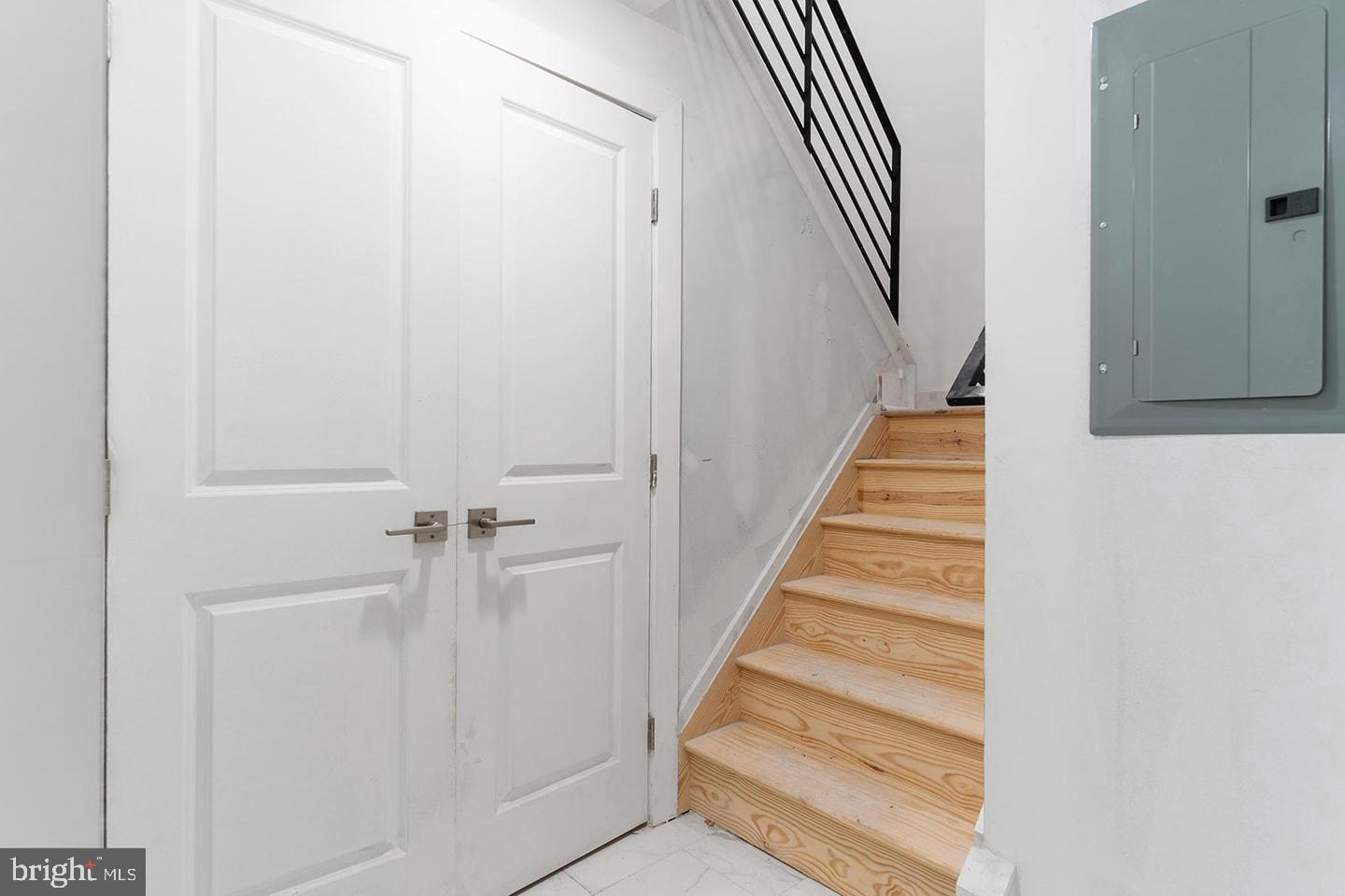 2100 N Hancock STREET Unit: 2