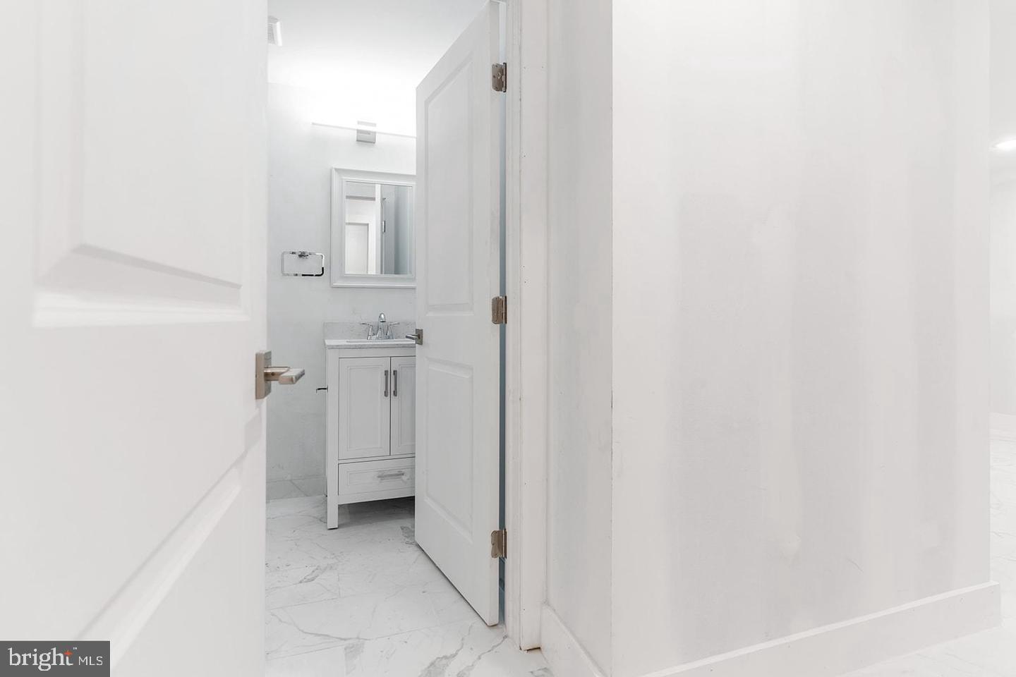 2100 N Hancock STREET Unit: 2