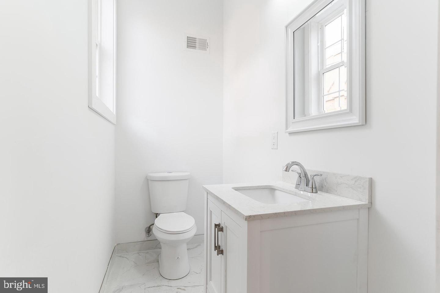 2100 N Hancock STREET Unit: 2