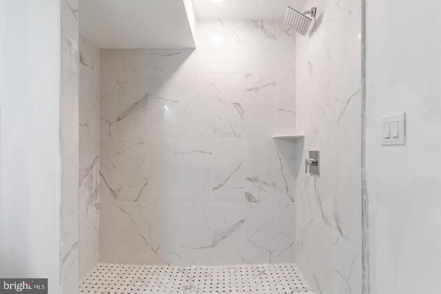 2100 N Hancock STREET Unit: 2