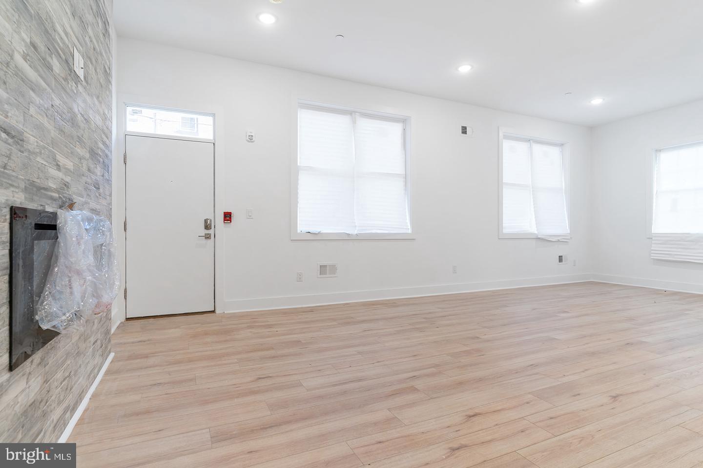 2100 N Hancock STREET Unit: 2