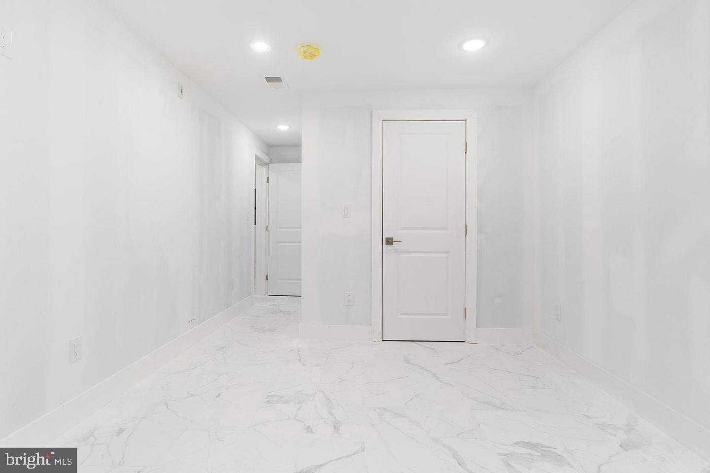 2100 N Hancock STREET Unit: 2