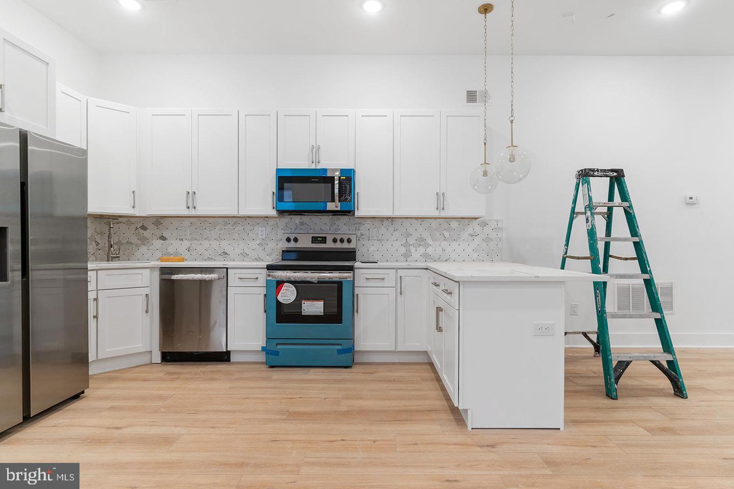 2100 N Hancock STREET Unit: 2