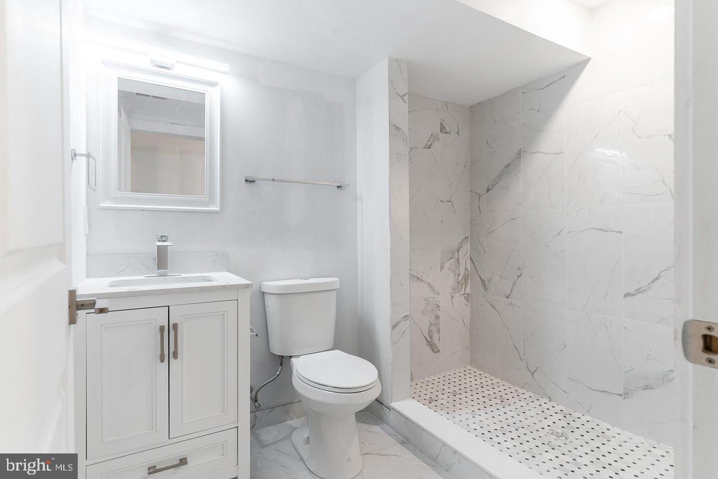 2100 N Hancock STREET Unit: 2