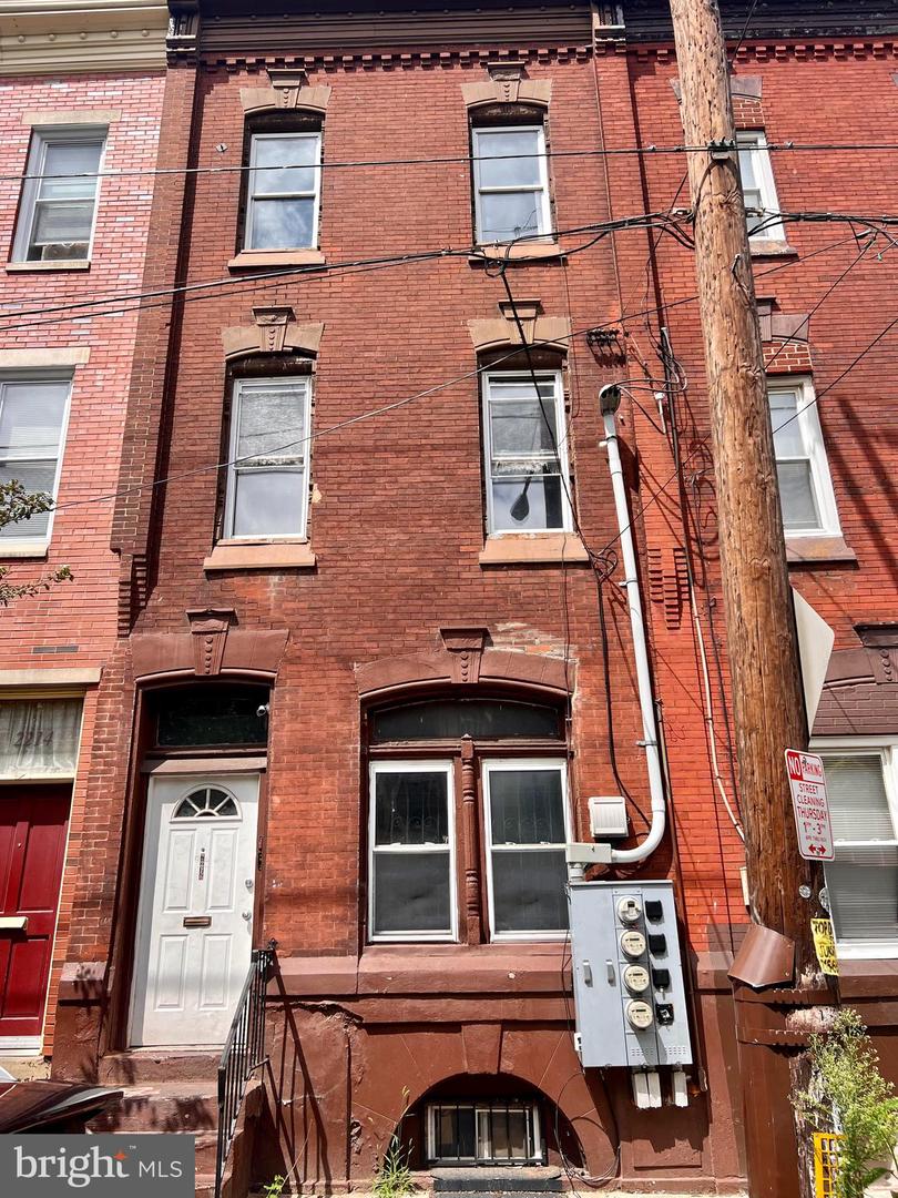 2216 N 15th STREET