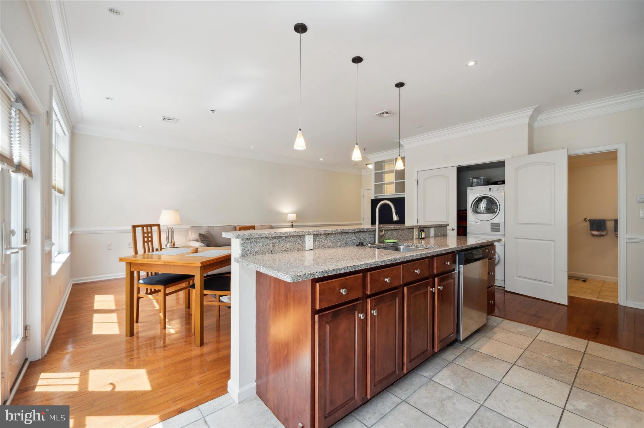 133 N BREAD STREET Unit: C3