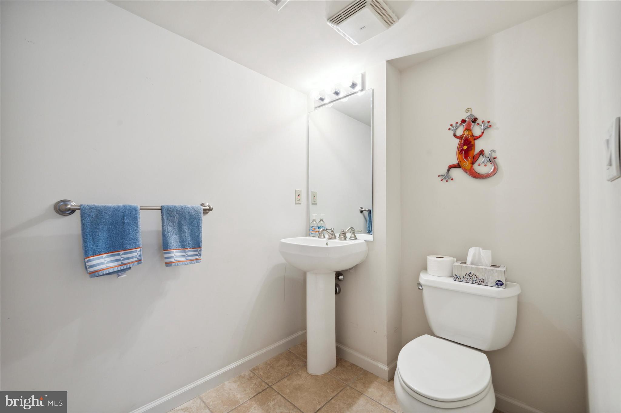 133 N BREAD STREET Unit: C3
