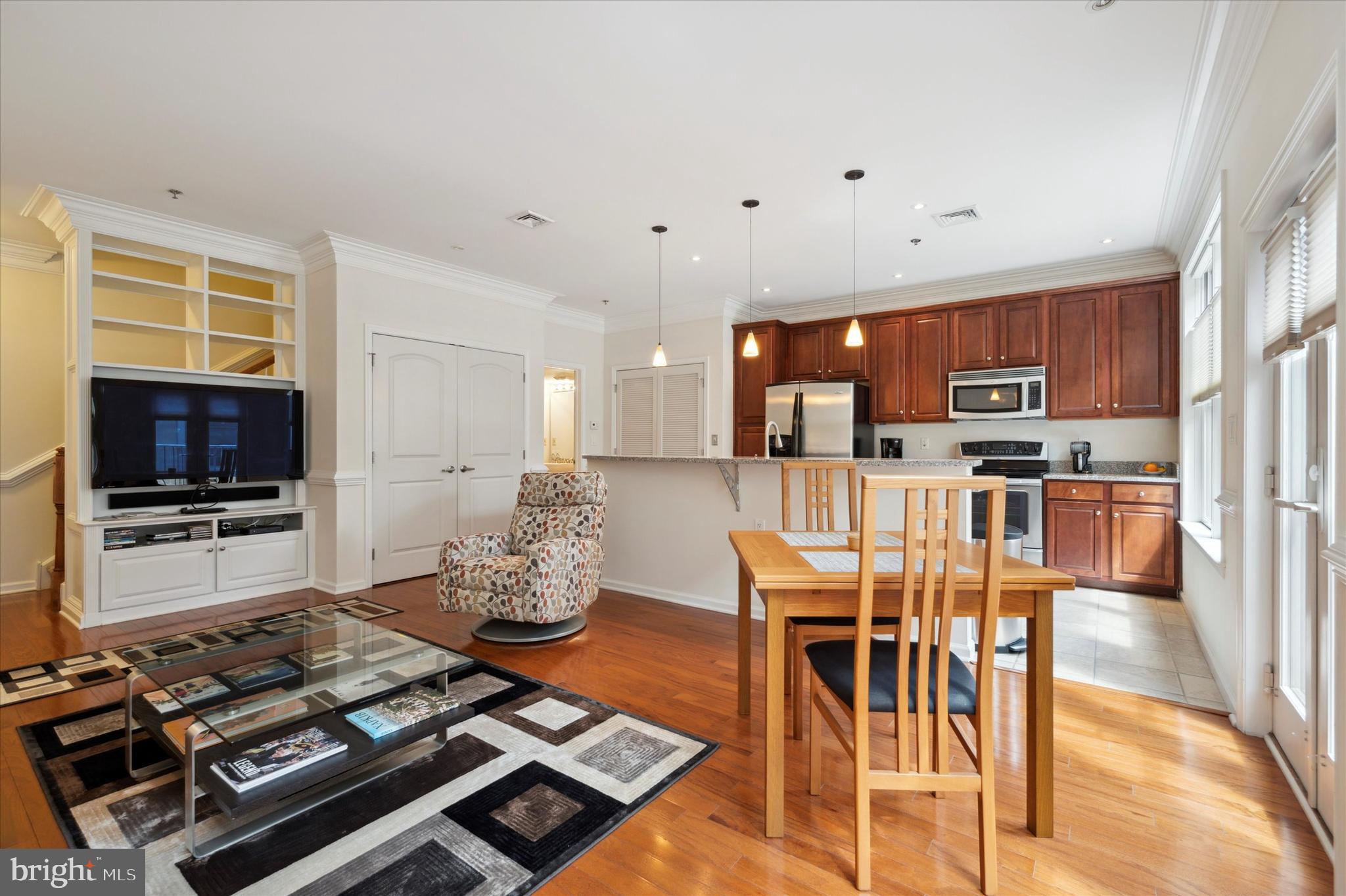 133 N BREAD STREET Unit: C3