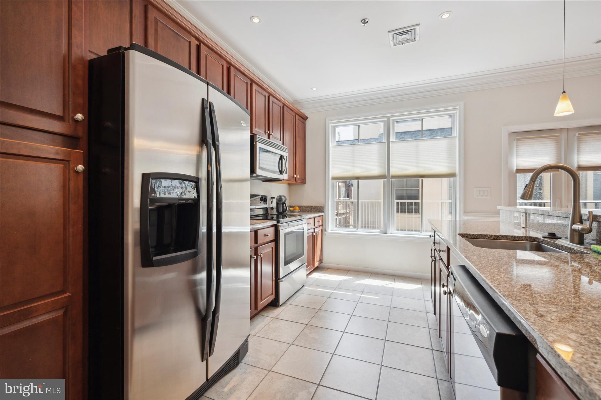 133 N BREAD STREET Unit: C3