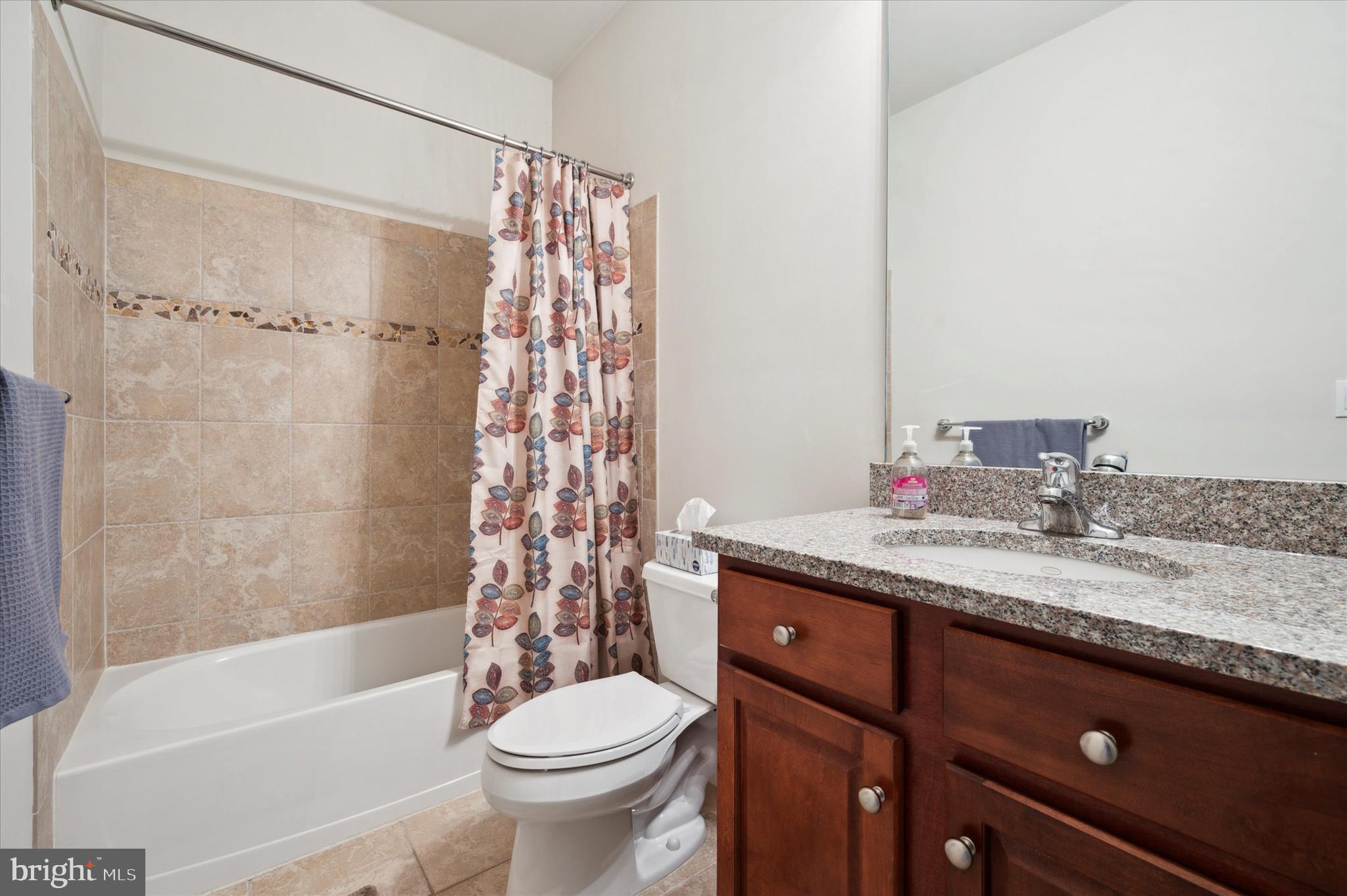 133 N BREAD STREET Unit: C3