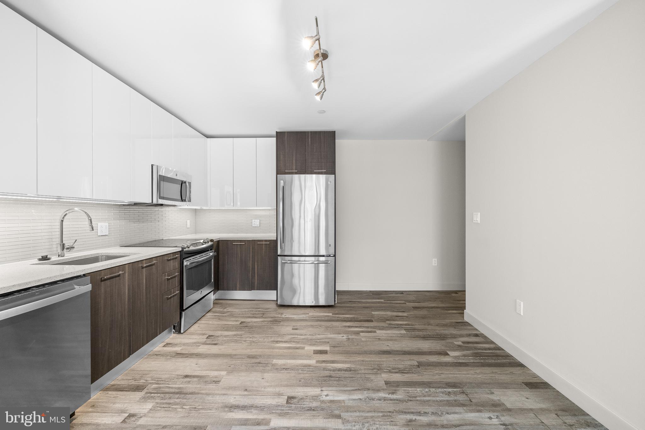 1213 WALNUT STREET Unit: 301