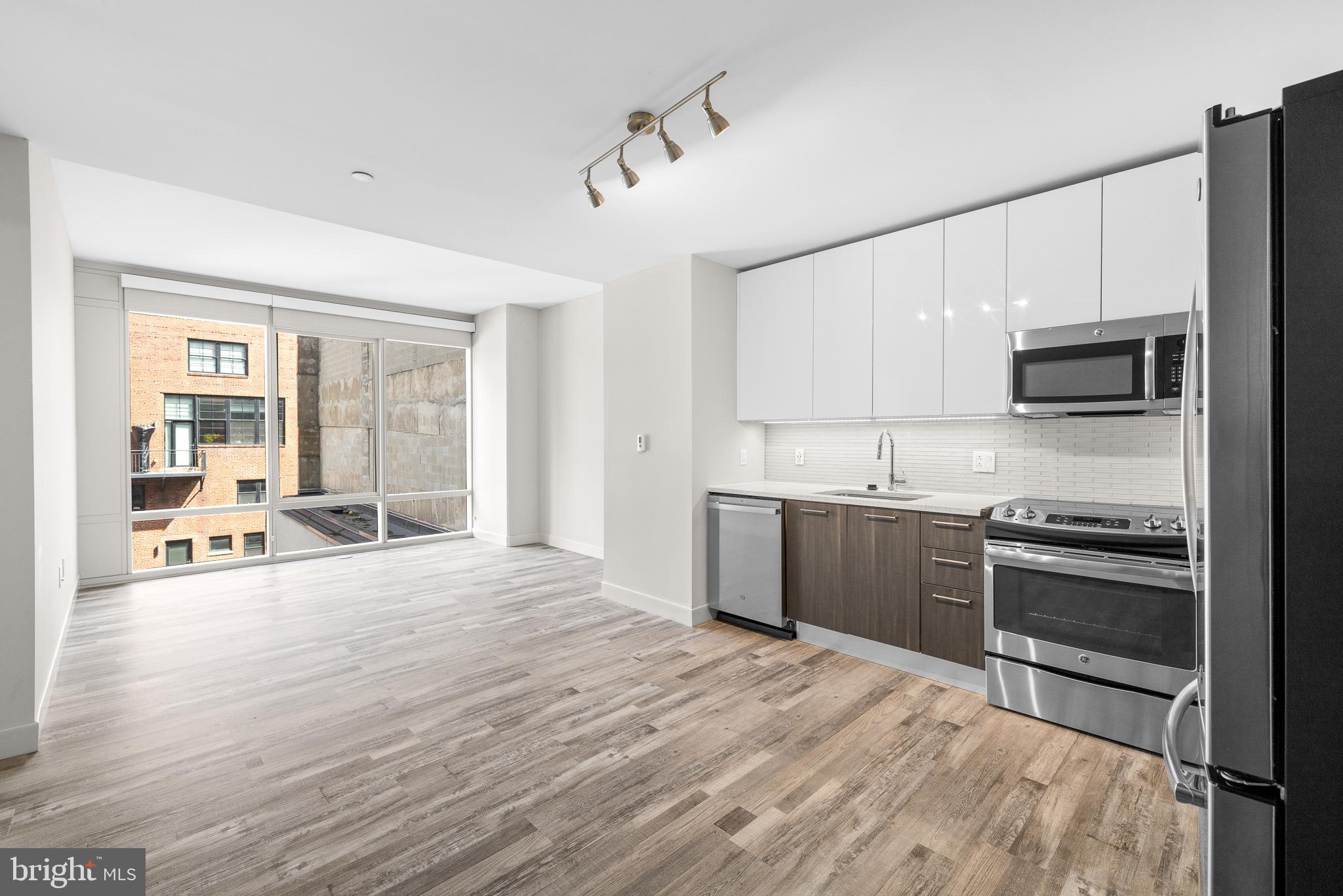 1213 WALNUT STREET Unit: 301