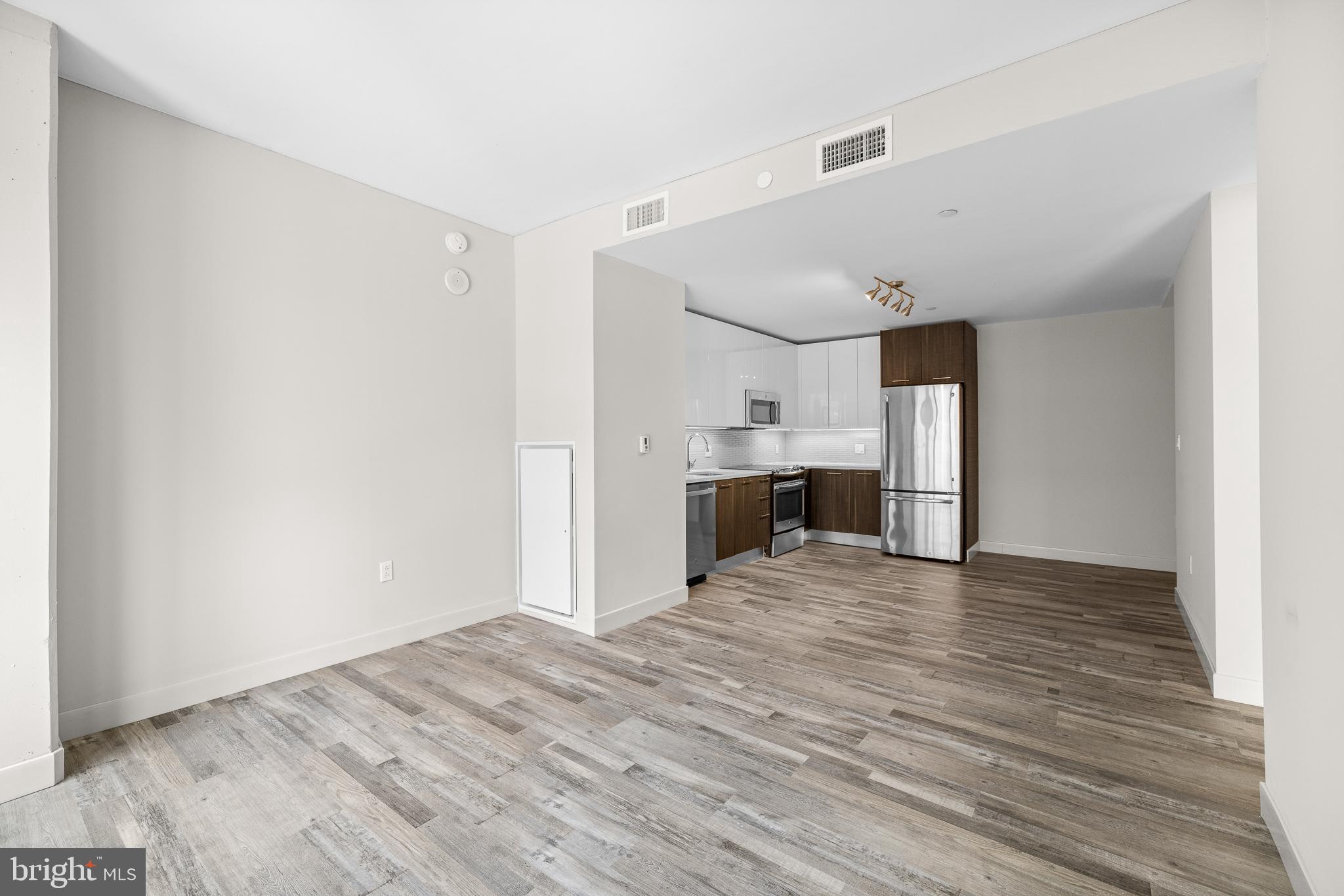 1213 WALNUT STREET Unit: 301