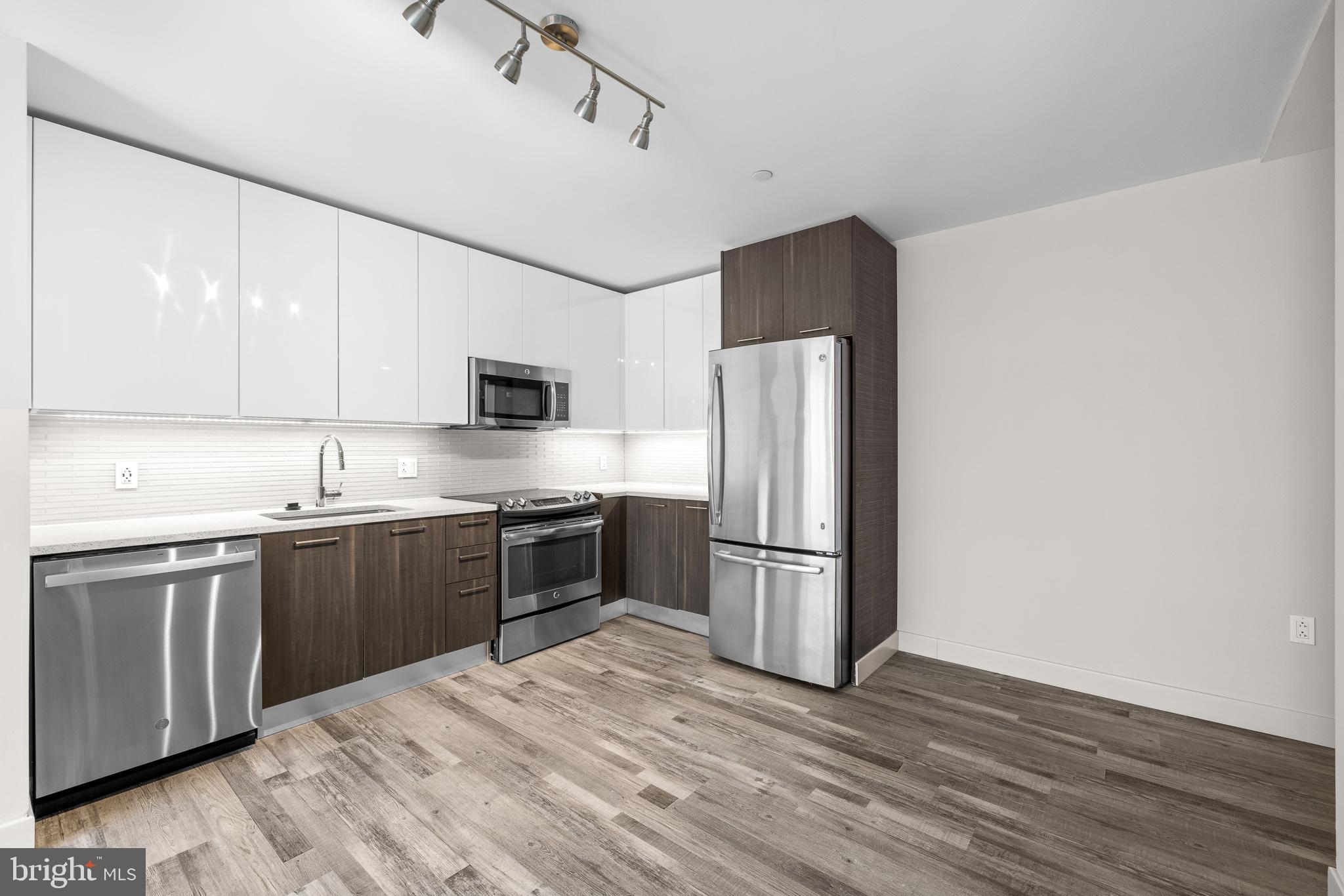 1213 WALNUT STREET Unit: 301